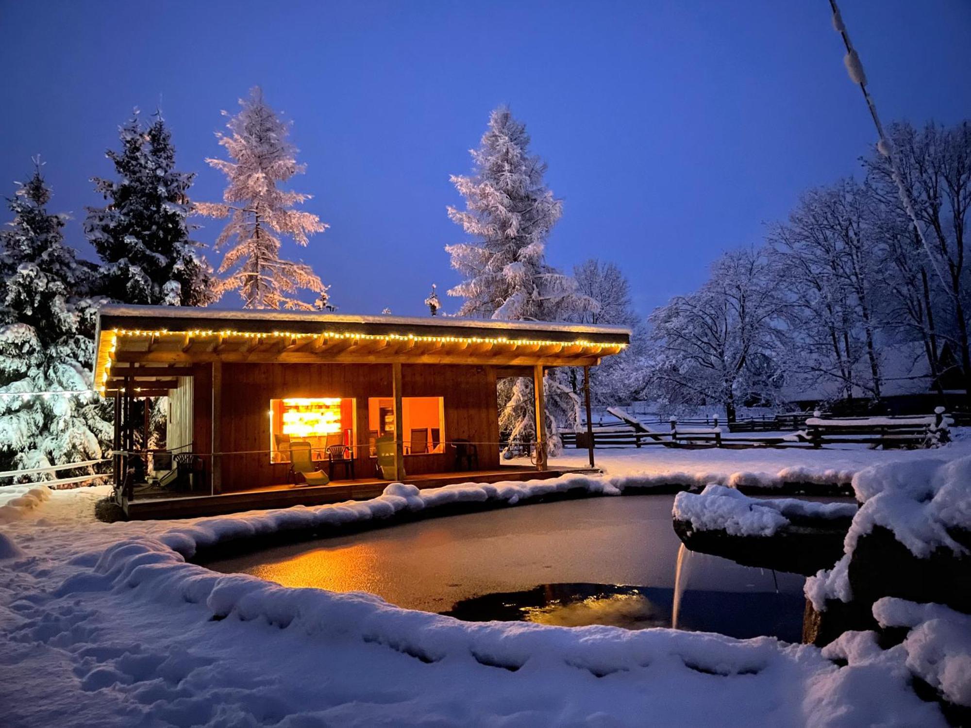 Holiday Raj Villa Bešeňová Buitenkant foto